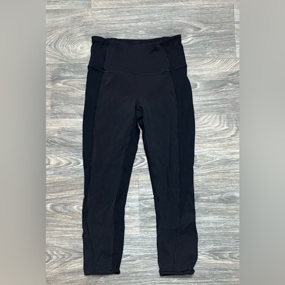 Lululemon Size 6 Black High-Waisted Leggings